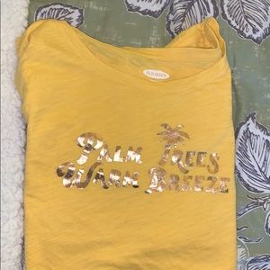 Old navy t shirt